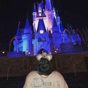 Rose Hold Disney Spirit Jersey